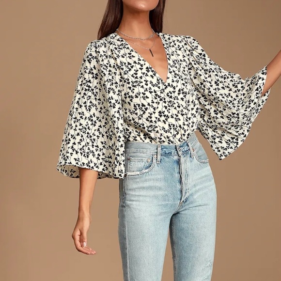 Meet For Drinks Cream Print Pleated Sleeve Bodysuit from Lulus NWT Size Medium - Picture 4 of 7